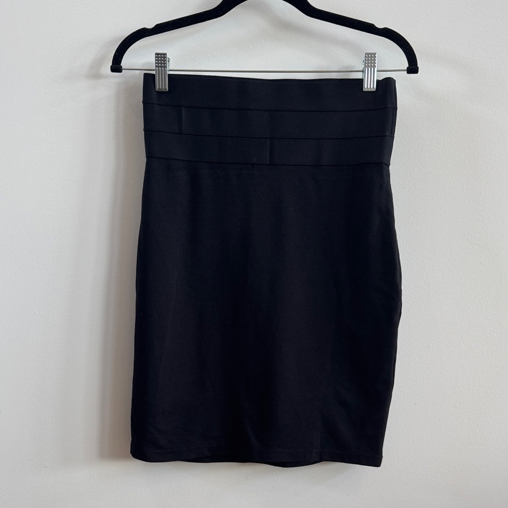 Max Studio Pencil Skirt – Chic & Timeless Classic (Size Small) 🖤